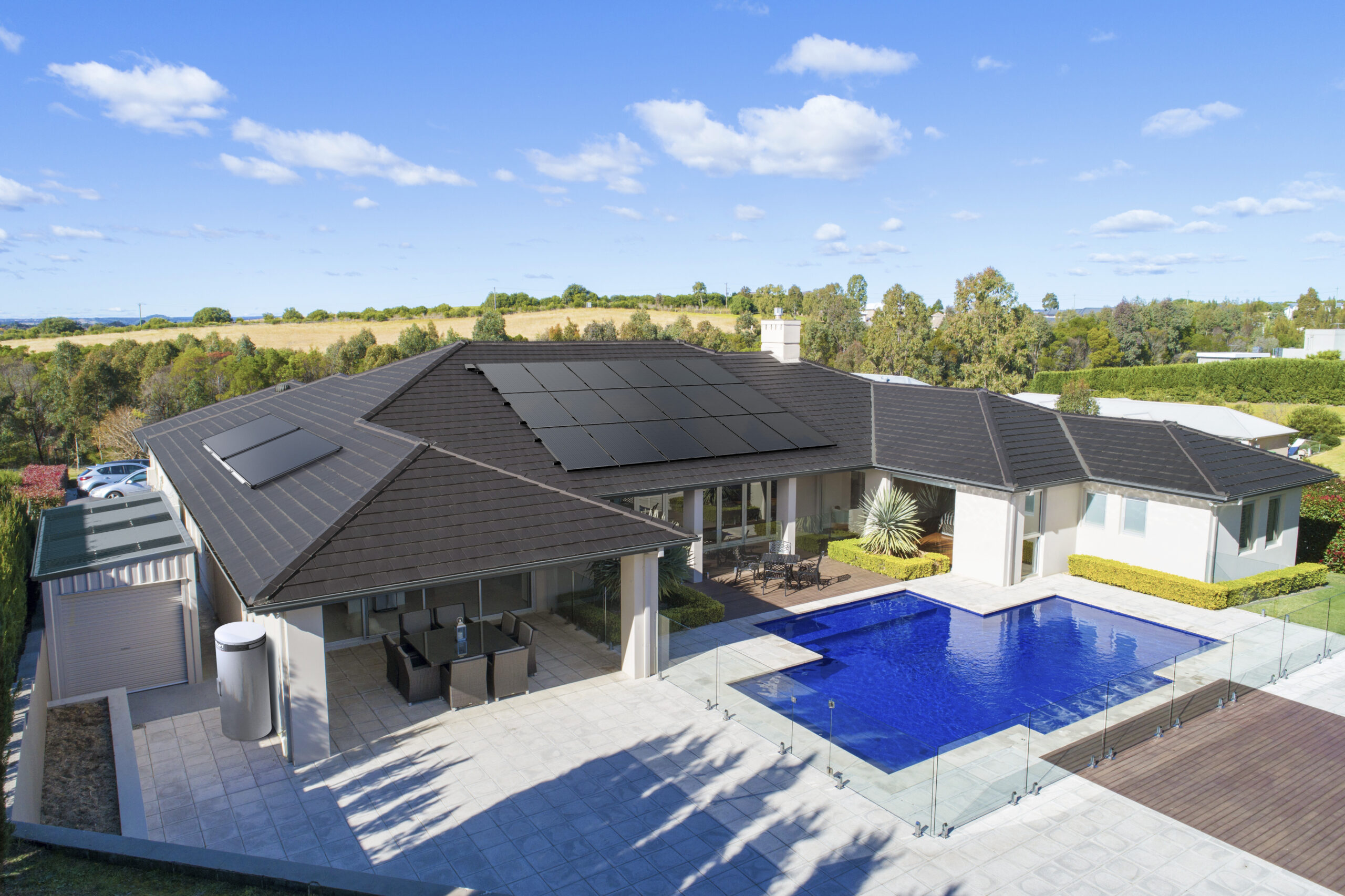 PV_Black_HW_Wide_Rear_Pool_View (1) Solar virtual power plant